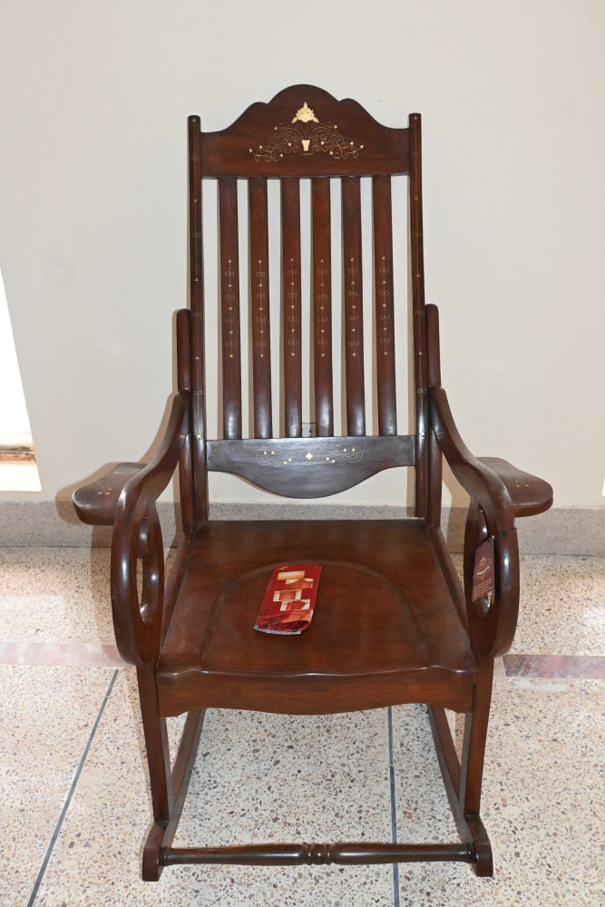 Rocking chair with shesham wood