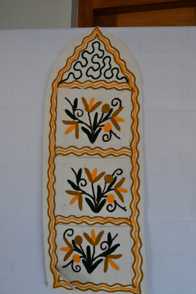 Wall hanging  3 pkt  embroidery